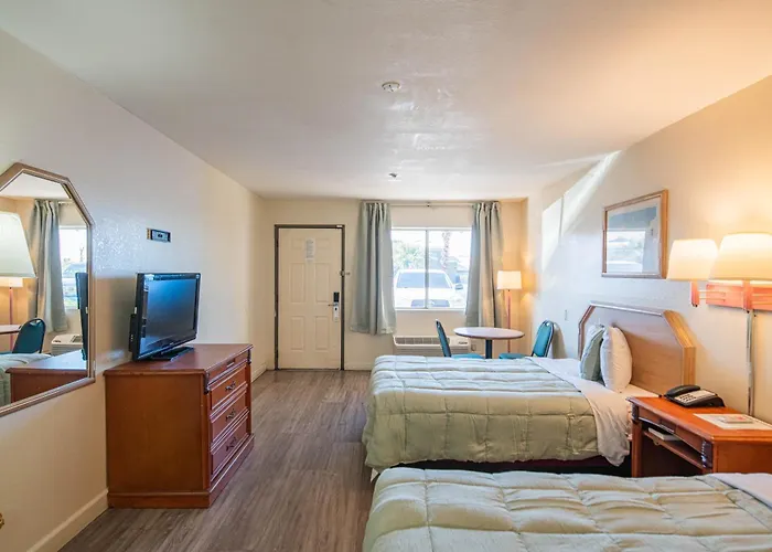 Rising Hotel 2*